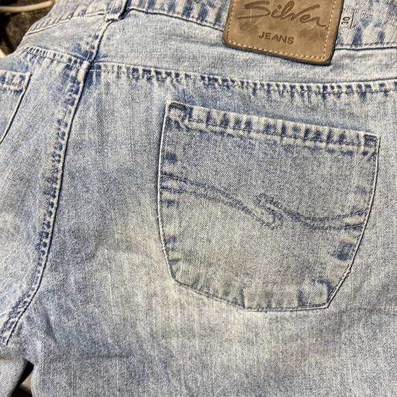 Silver Clothing Company Jeans. Size tags says 30x34 But measured at 35 in inseam - Picture 9 of 12